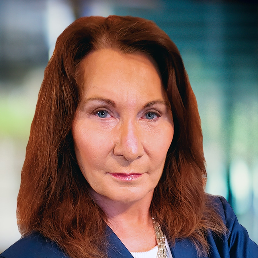 headshot Cynthia Christensen